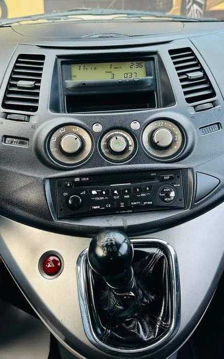 
								Mitsubishi Grandis, 7 locuri, 2.0 diesel, 2008, RATE CU BULETINUL full									
