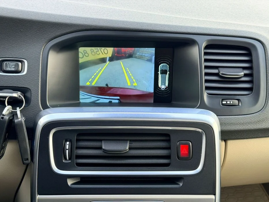 
								Volvo V60 2.4 diesel 4×4 2014 E5 Rate Avans 0 Doar cu Buletinul full									