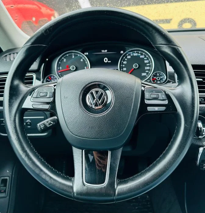 
								Volkswagen Touareg 2013 3.0Diesel E5 4×4 Rate Avans 0 Doar cu Buletinu full									