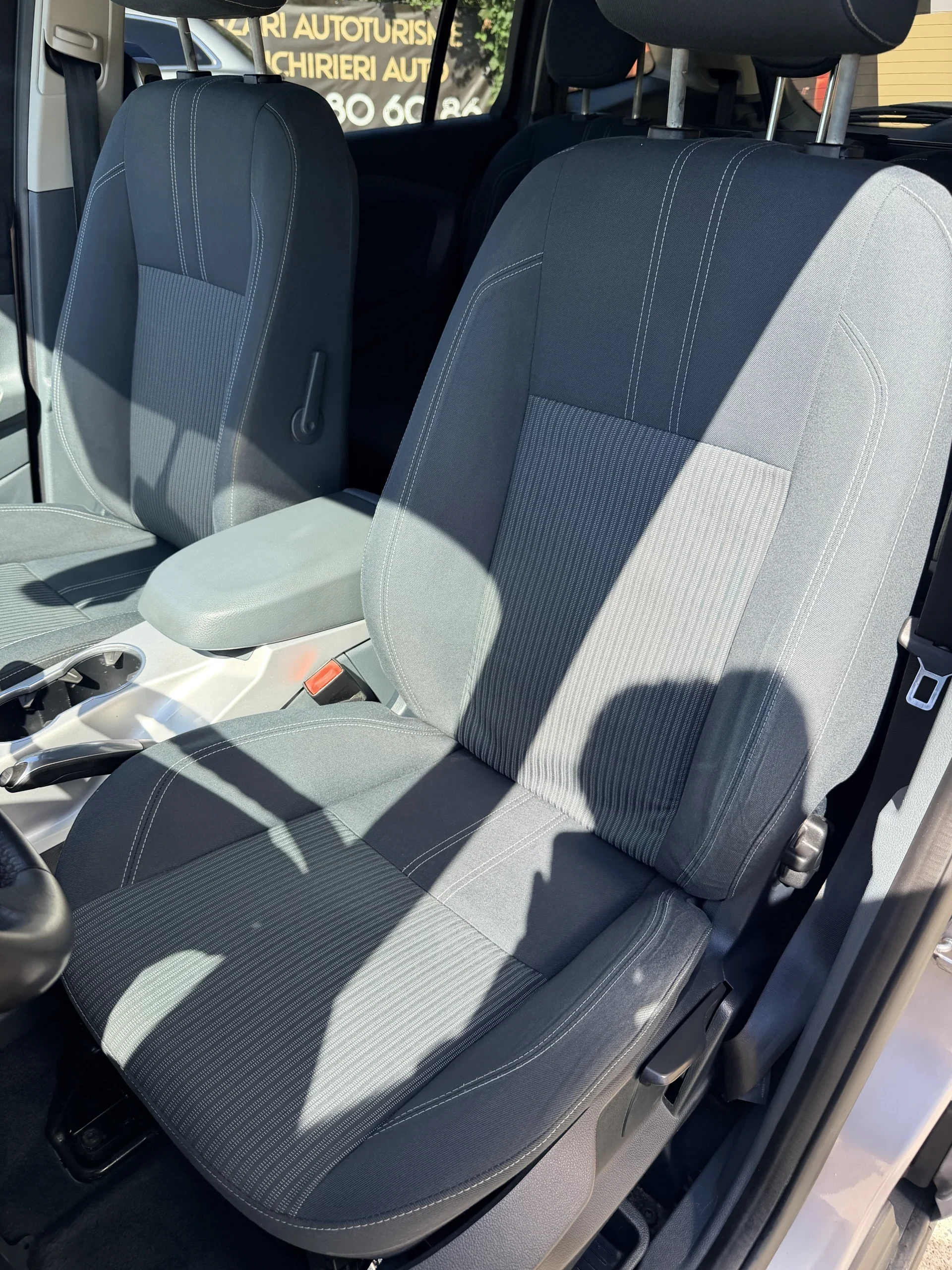 
								FORD FOCUS GRAND C-MAX 7 LOCURI 2012 1.6 DIESEL EURO 5 Rate Avans 0 Doar Cu Buletinul full									