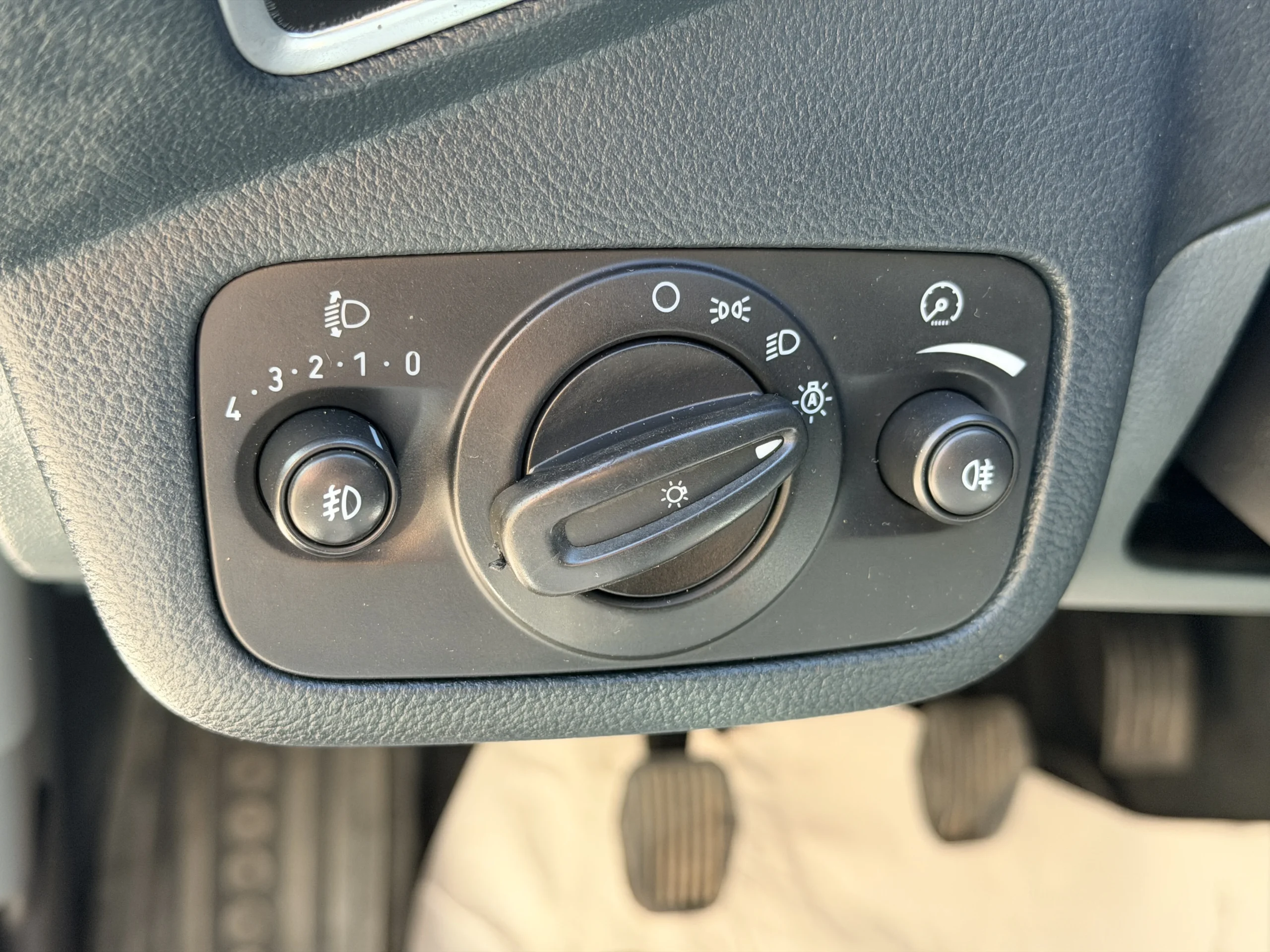 
								FORD FOCUS GRAND C-MAX 7 LOCURI 2012 1.6 DIESEL EURO 5 Rate Avans 0 Doar Cu Buletinul full									