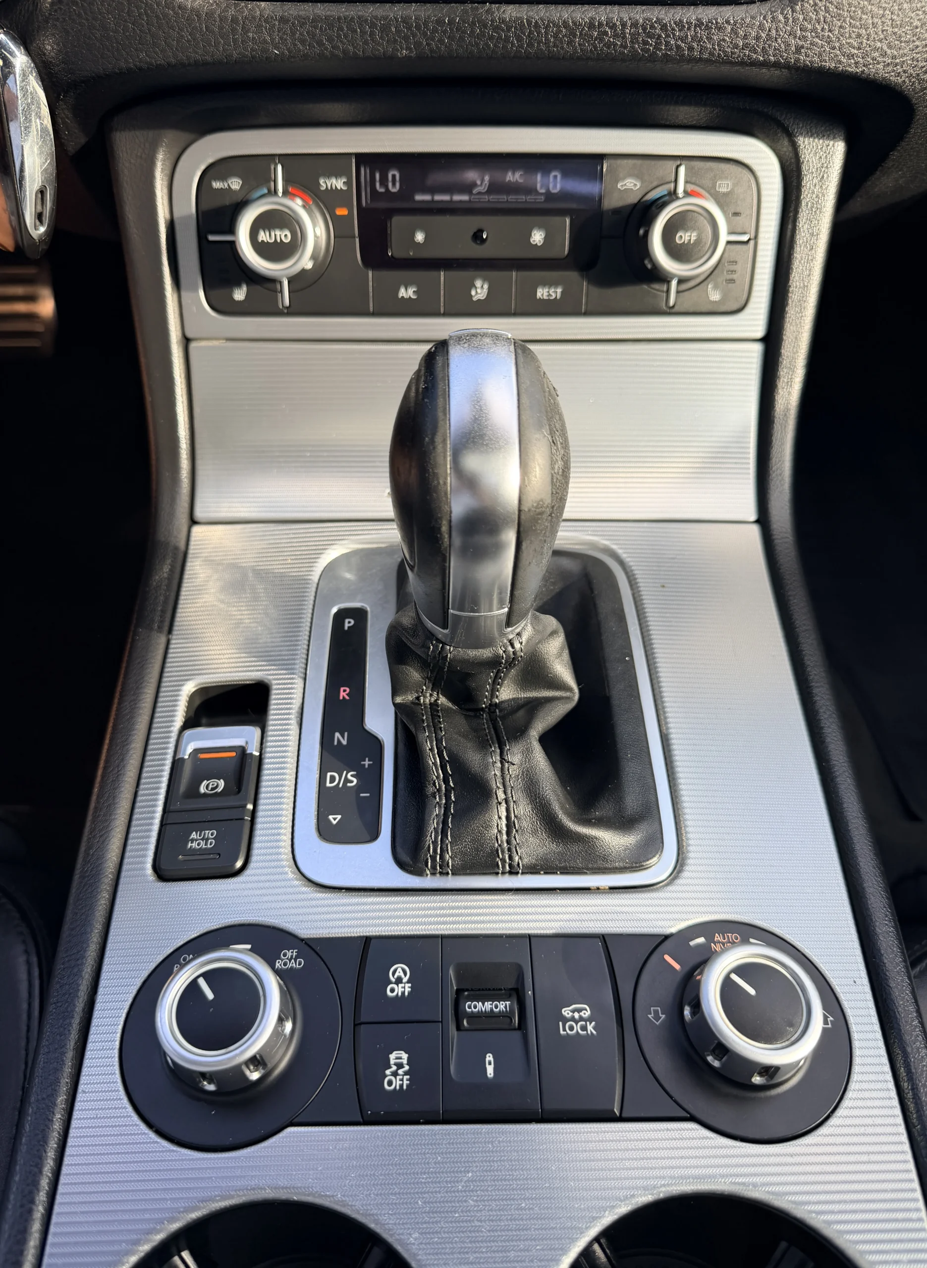 
								VOLKSWAGEN TOUAREG R-LINE 4X4 2014 3.0 DIESEL EURO 5 Rate Avans 0 Doar cu Buletinul full									