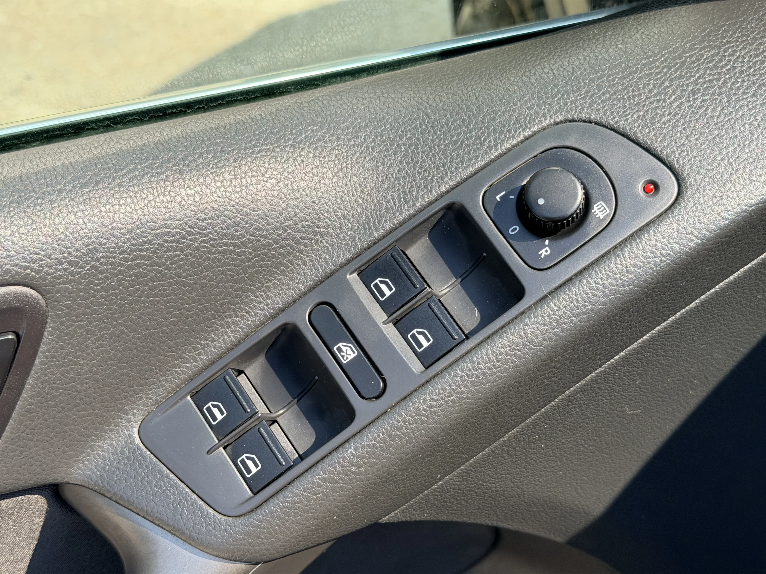 
								VOLKSWAGEN TIGUAN 4X4 2009 2.0 DIESEL EURO 4 Rate Avans 0 Doar Cu Buletinul full									