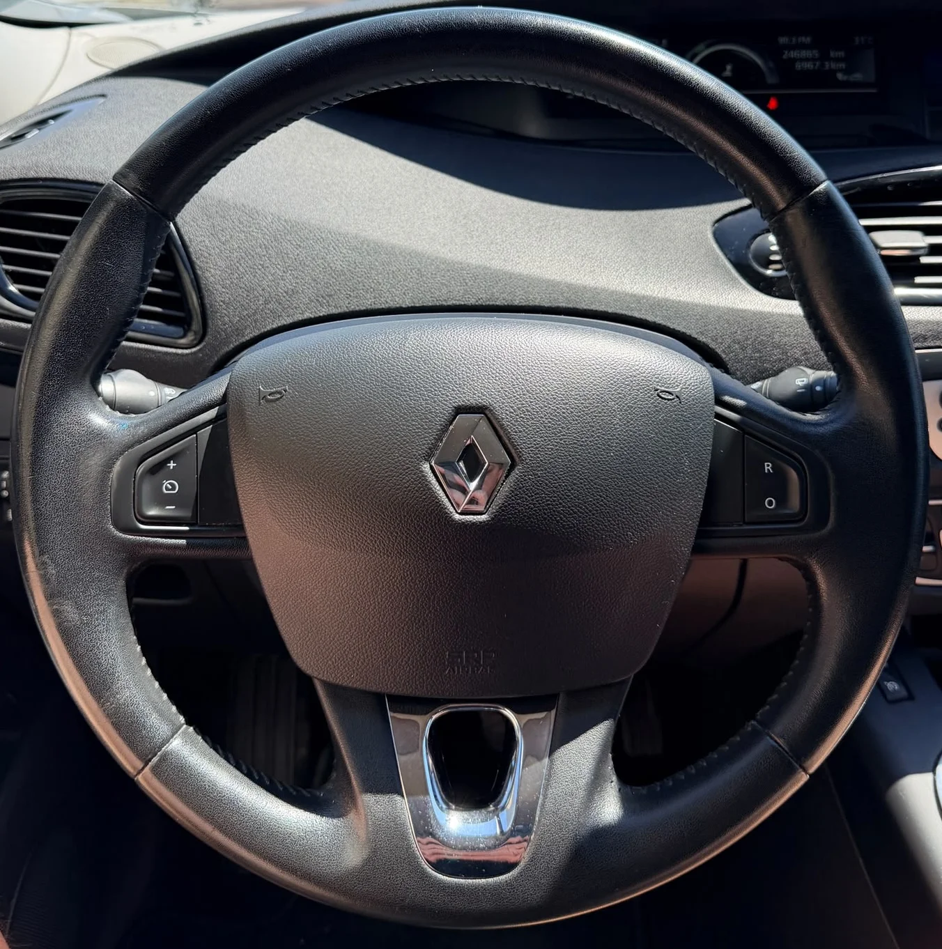 
								RENAULT GRAND SCENIC 2013 1.5 DIESEL EURO 5 Rate Avans 0 Doar Cu Buletinul full									